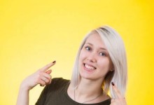 快乐女孩出装攻略（打造快乐女孩必备的时尚穿搭风格，轻松追求快乐生活！）